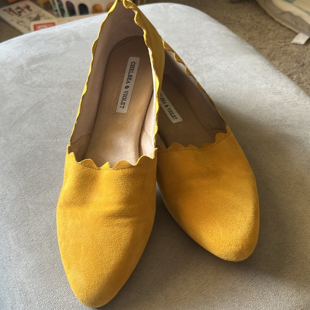 Chelsea & Violet Yellow Leather women’s shoes flats Clara 7.5